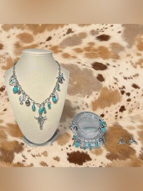 Turquoise Charm Necklace and Bracelet Set - Silver Tone
